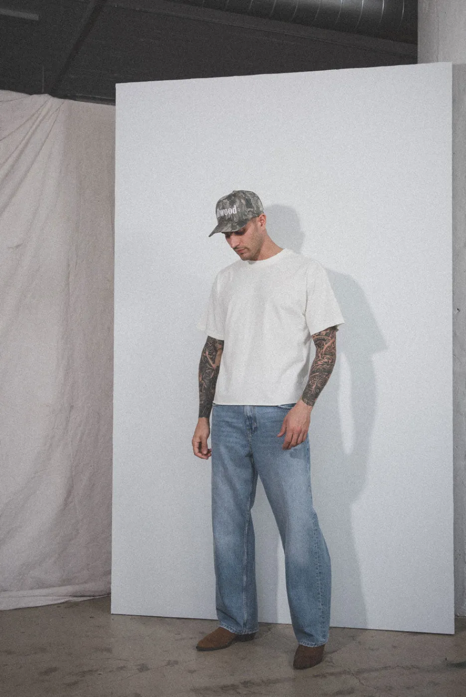 Elwood Clothing OVERSIZED CROP CORE TEE