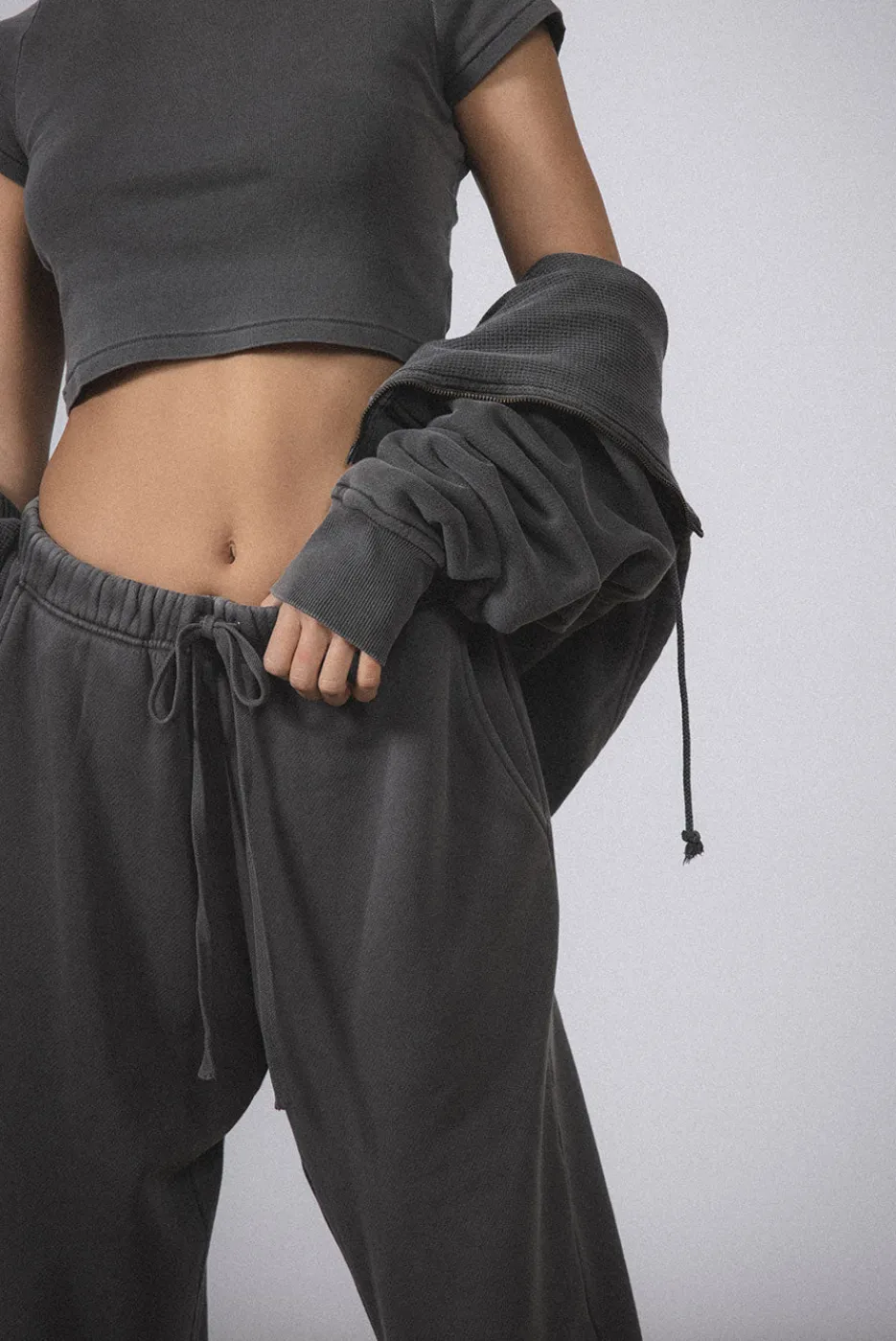 Elwood Clothing BABYDOLL CROP ZIP HOODIE