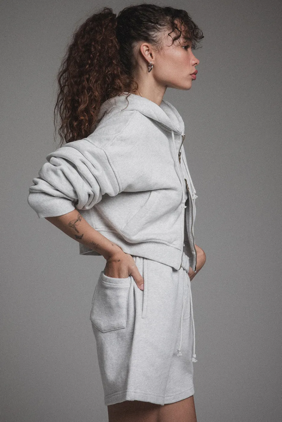 Elwood Clothing BABYDOLL CROP ZIP HOODIE