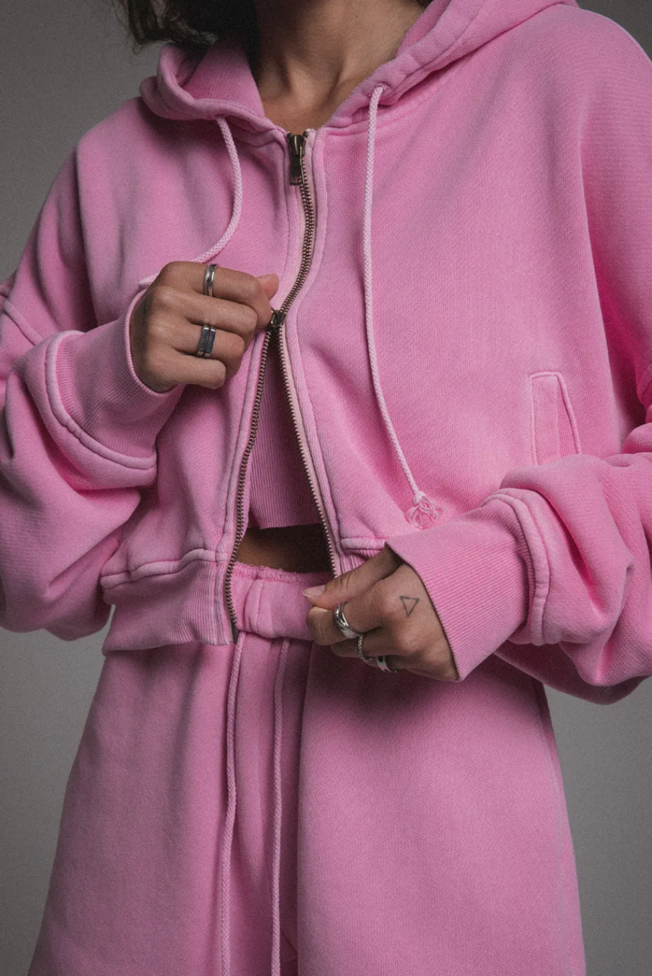 Elwood Clothing BABYDOLL CROP ZIP HOODIE