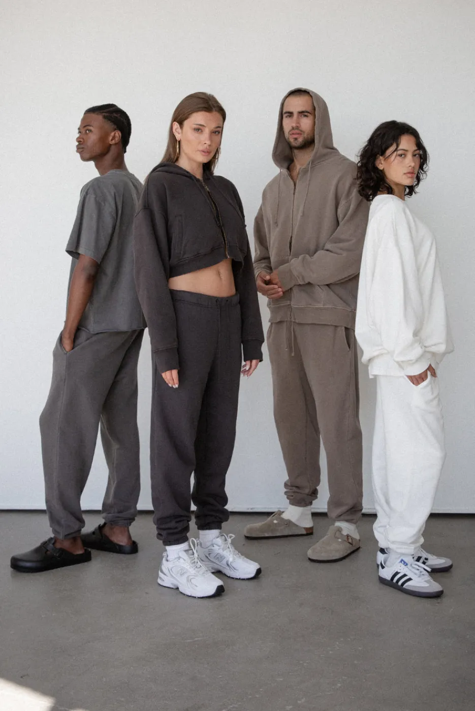 Elwood Clothing BABYDOLL CROP ZIP HOODIE