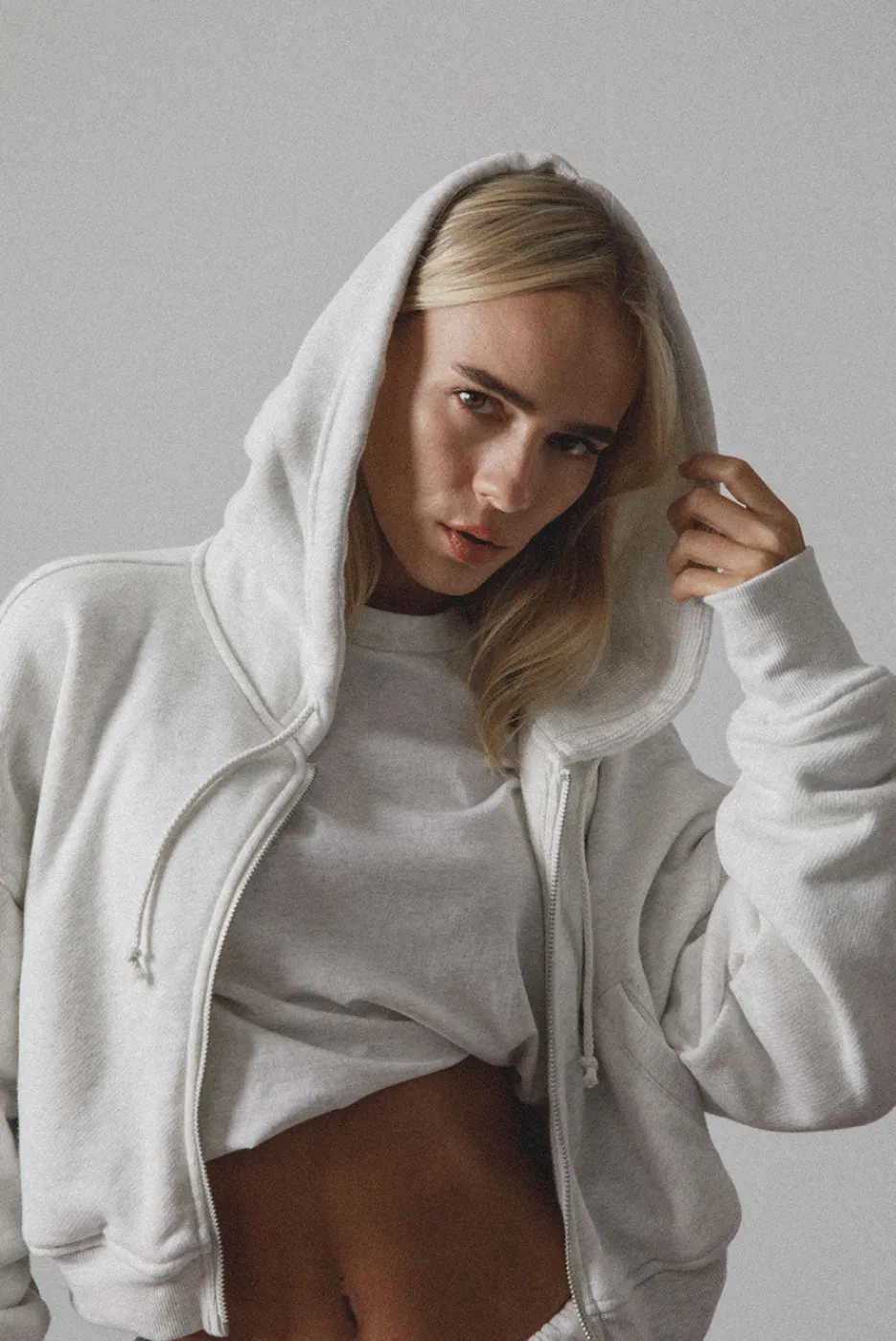 Elwood Clothing BABYDOLL CROP ZIP HOODIE